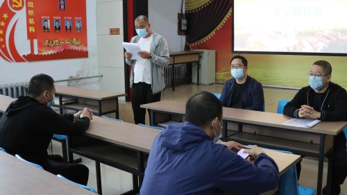 图为鹤矿富力煤矿开展清静生产月现身说法运动_副本